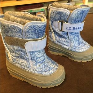 North Woods snow boots-toddler size 7.  Like New!